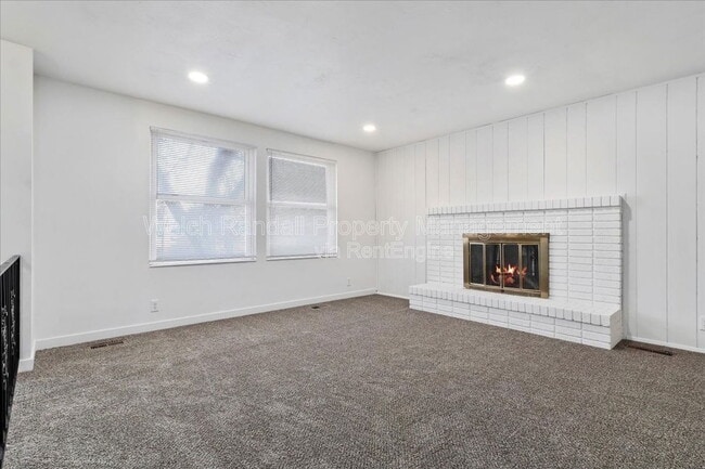 Building Photo - 3757 W Clermont Dr