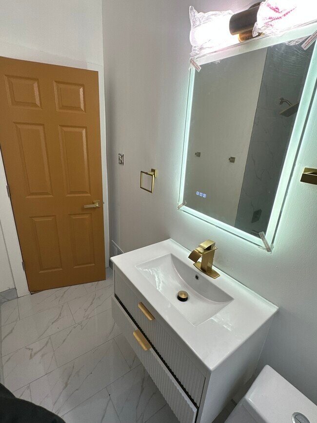 Baño - 16175 Fairfield St