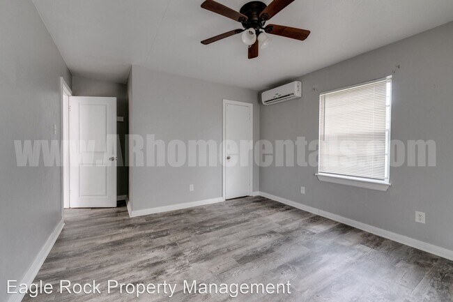 Building Photo - 2 br, 1 bath House - 13 Spear Road
