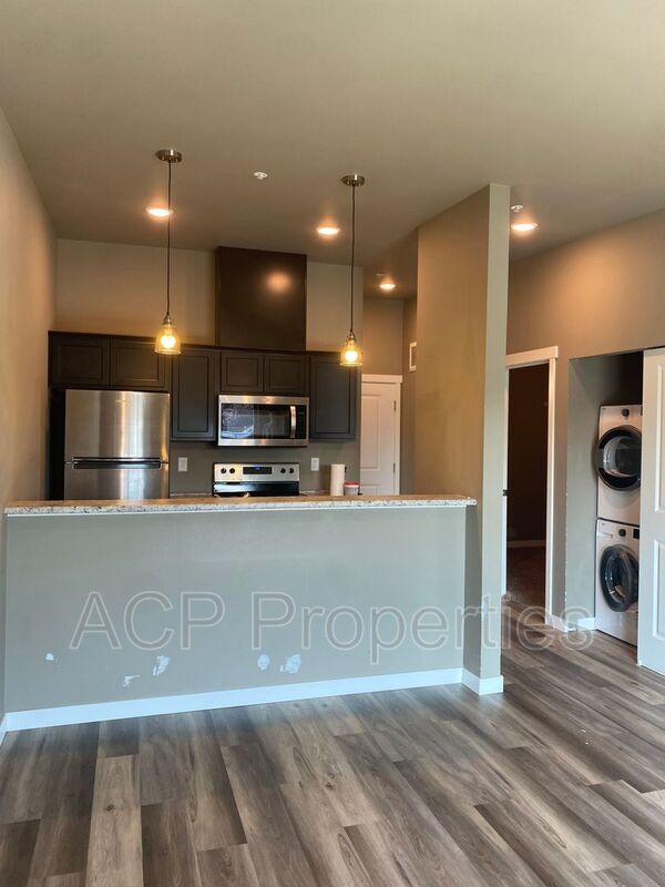 Foto principal - 2524 Meridian St