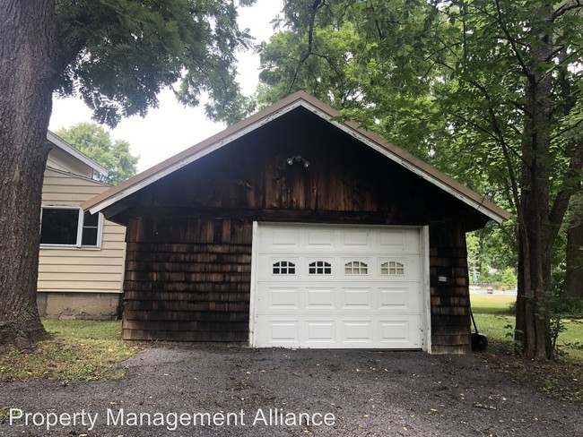 Building Photo - 3 br, 1.5 bath House - 1006 Cold Springs Rd