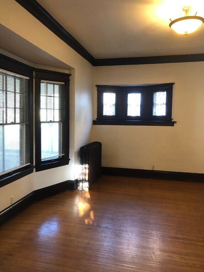 Foto del edificio - 1321 6th St SE