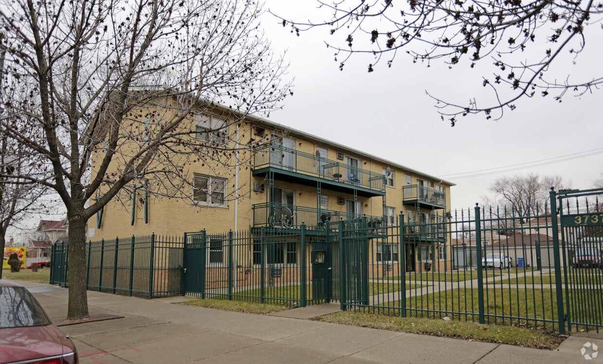 3731 - 3733 W 63rd St - 3733-3737 W 63rd St