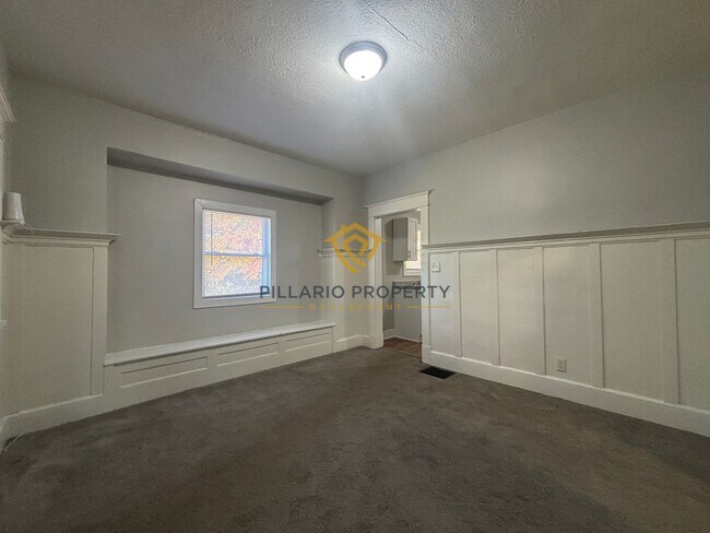 Building Photo - Charming & Updated 3 Bedroom Home — Move-In Ready!