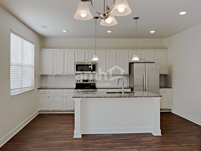 Building Photo - 1005 Bluewater Point Drive