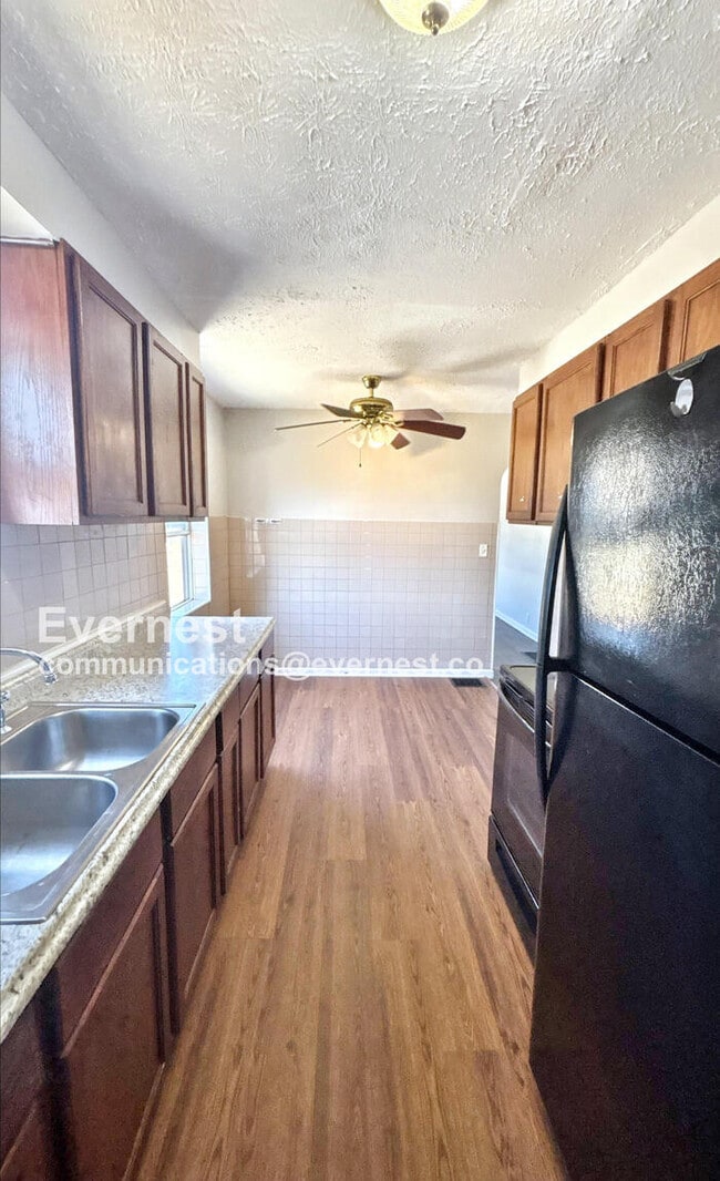 Building Photo - 1261 Hildreth Ave