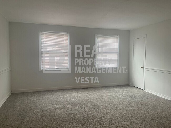 Foto del edificio - 3735 Travis Blvd