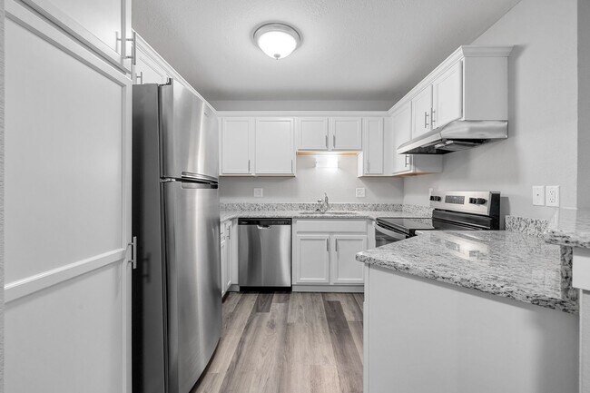 Building Photo - RENOVATED Condo Style Lower 1 Bedroom 1 Bathroom Apartment Available at Park Terrace Apartments