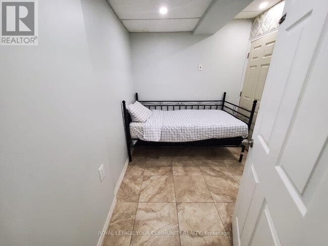 Building Photo - 107 Mullen Dr