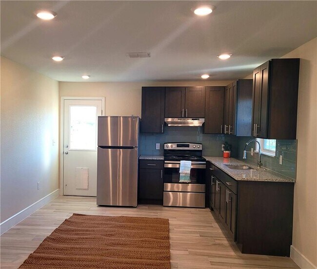 765 Ivy Switch Rd, Luling, TX 78648 Townhome Rentals in Luling TX