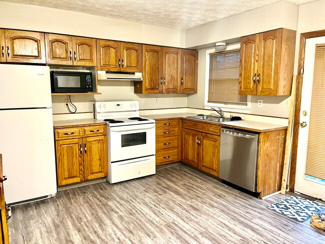 Building Photo - 3651 Niagara Dr
