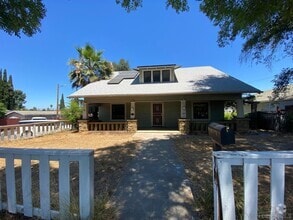 Building Photo - 208 W 7th Ave