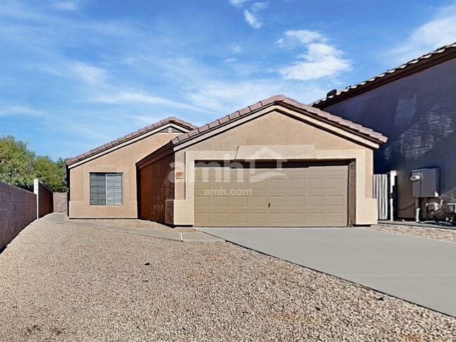 Building Photo - 9702 E Butte St