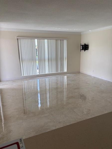Foto del edificio - 2753 NE 28th St