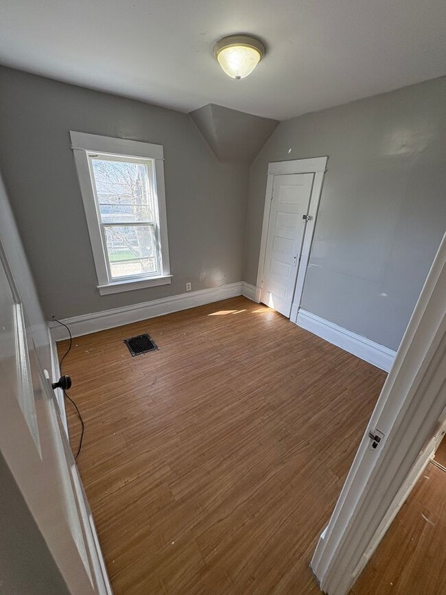 Foto del edificio - 815 W 1st St