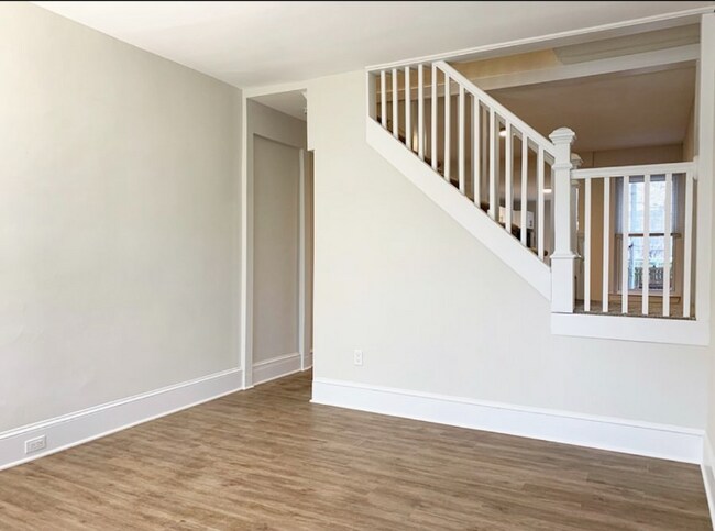 Foto del edificio - 328 Powell St