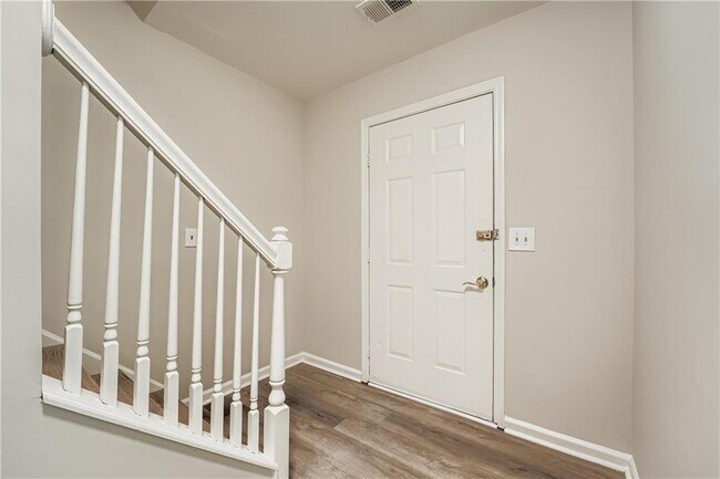 Foto del edificio - 1699 Cedar Bluff Way