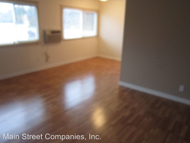 Building Photo - 207 65th Ave N