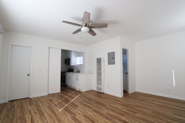 Building Photo - LB0167