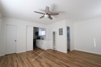 Building Photo - 169-169 1/2 E 67th St