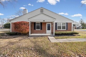 Building Photo - 24692 N Meadow Dr