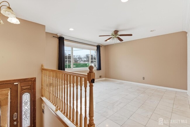 Building Photo - 6 Cherry St