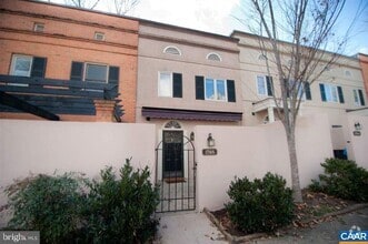 Building Photo - 1566 Garden Ct