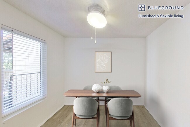 Foto del edificio - 823 Nordahl Rd