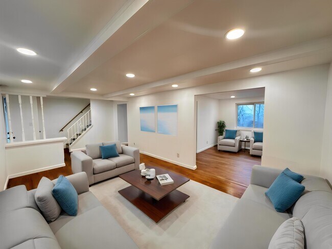 Building Photo - 112 Westminster Dr