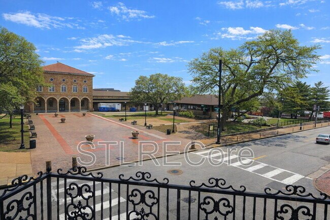 Foto del edificio - 812 Lafayette Ave
