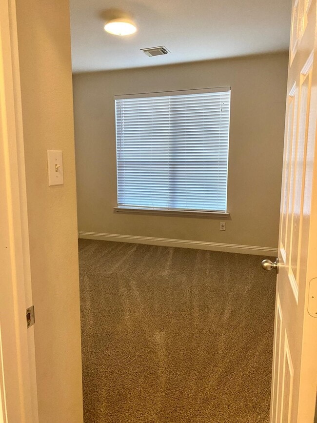 Building Photo - 518 Remington Chase Ct