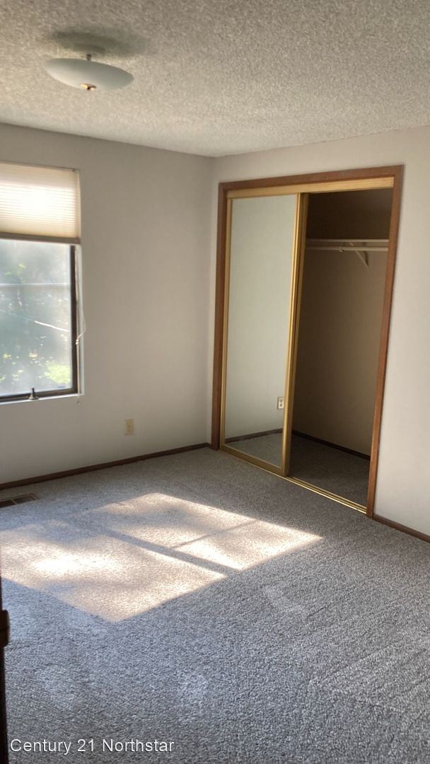 Foto del edificio - 2 br, 1.5 bath House - 717 S Maple St