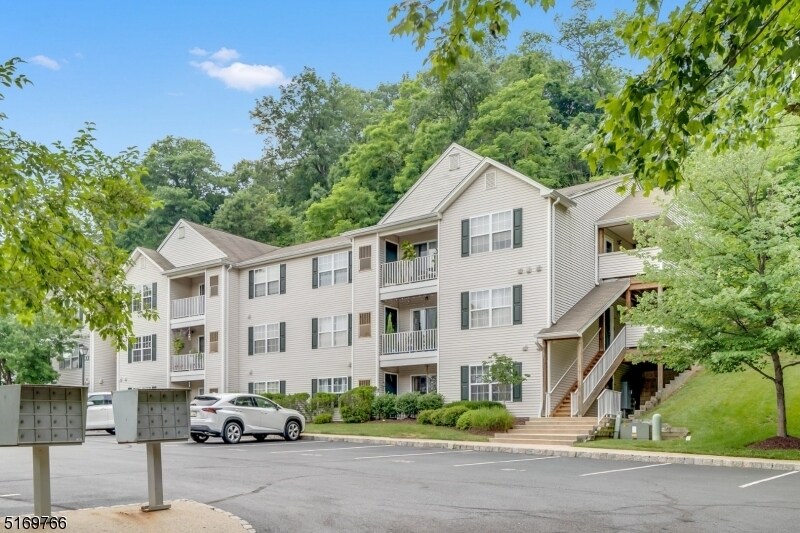 1036 King Ct, Green Brook Township, NJ 08812 Room for