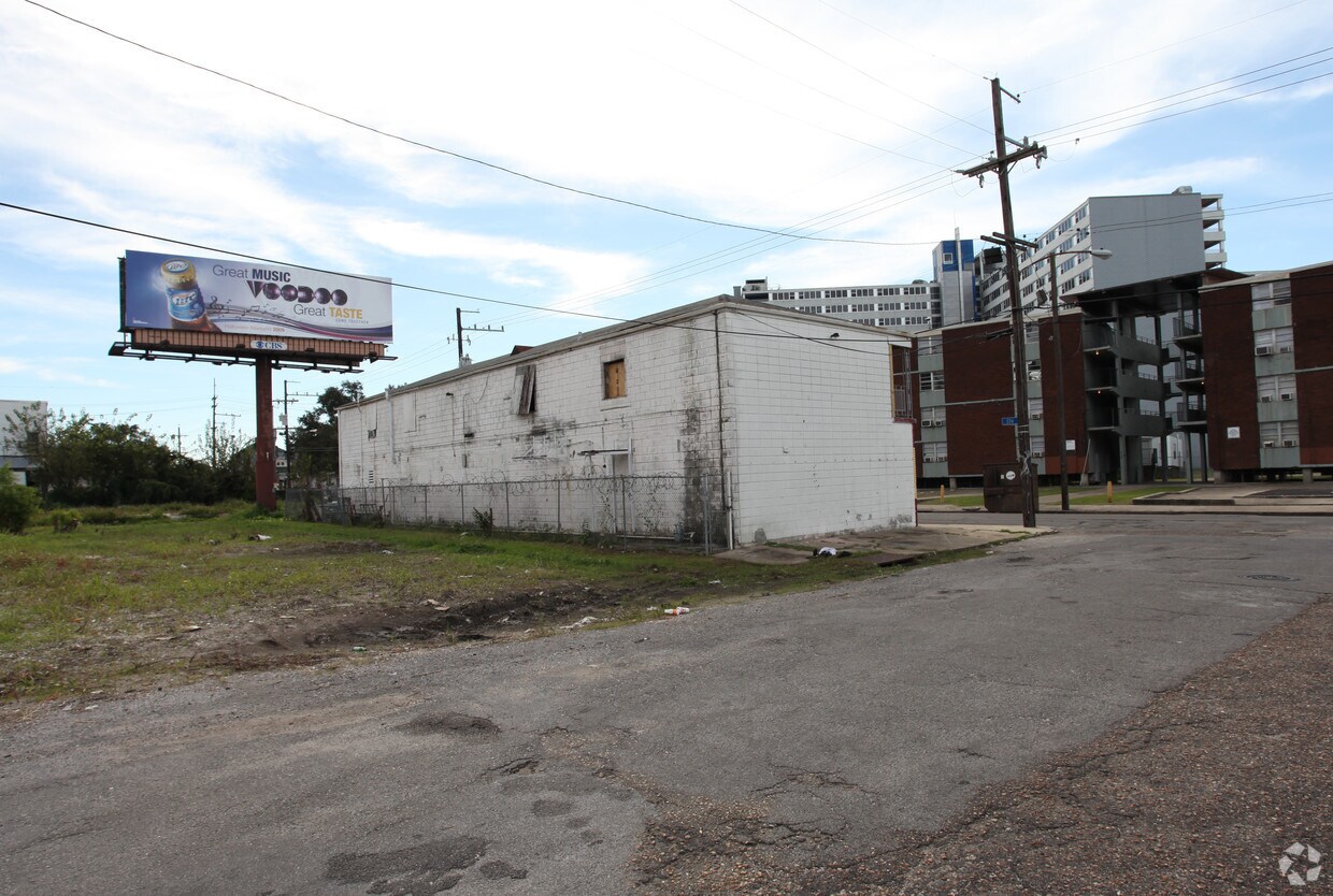 Foto del edificio - 2133 Clio St