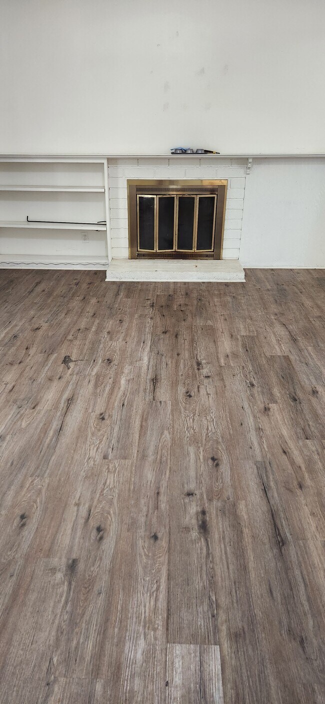 Foto del edificio - 7056 Madera Dr