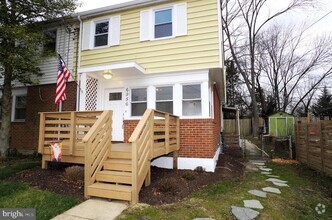 Building Photo - 6956 Westhampton Dr