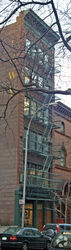 Building Photo - 223 E 80th St