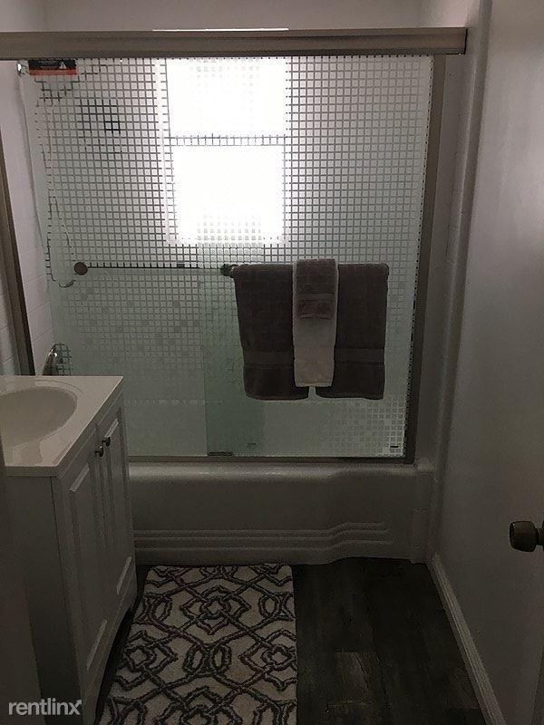 Foto del edificio - 5547 Hazeltine Ave