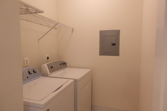 Foto del edificio - 11750 Old Georgetown Rd