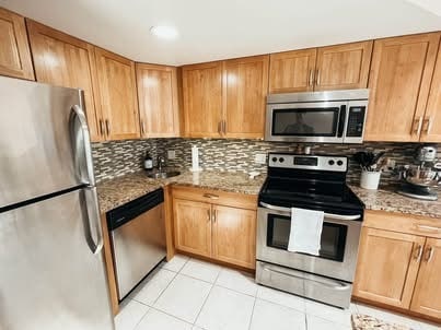 Building Photo - 17 Deer Creek Rd