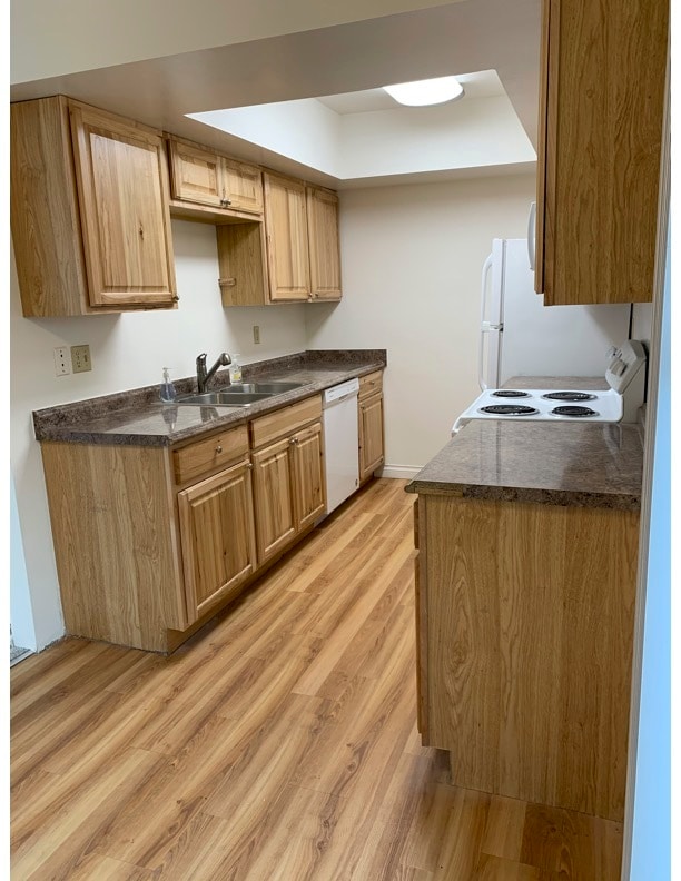 Building Photo - 2241
