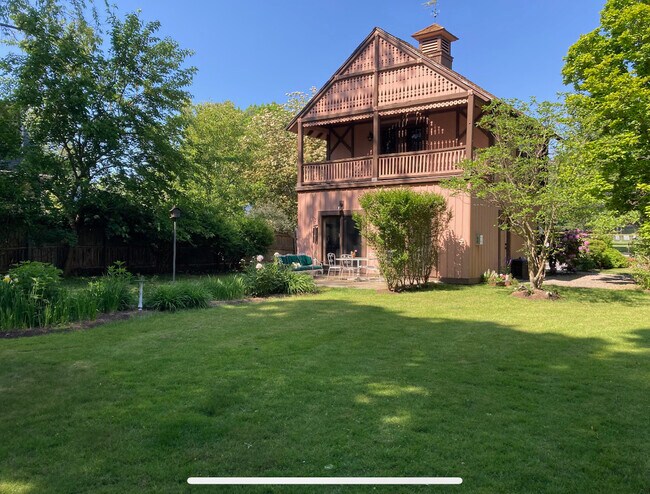 Foto del edificio - 9 Old Mill Rd