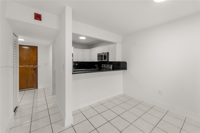 Foto del edificio - 8990 SW 24th St