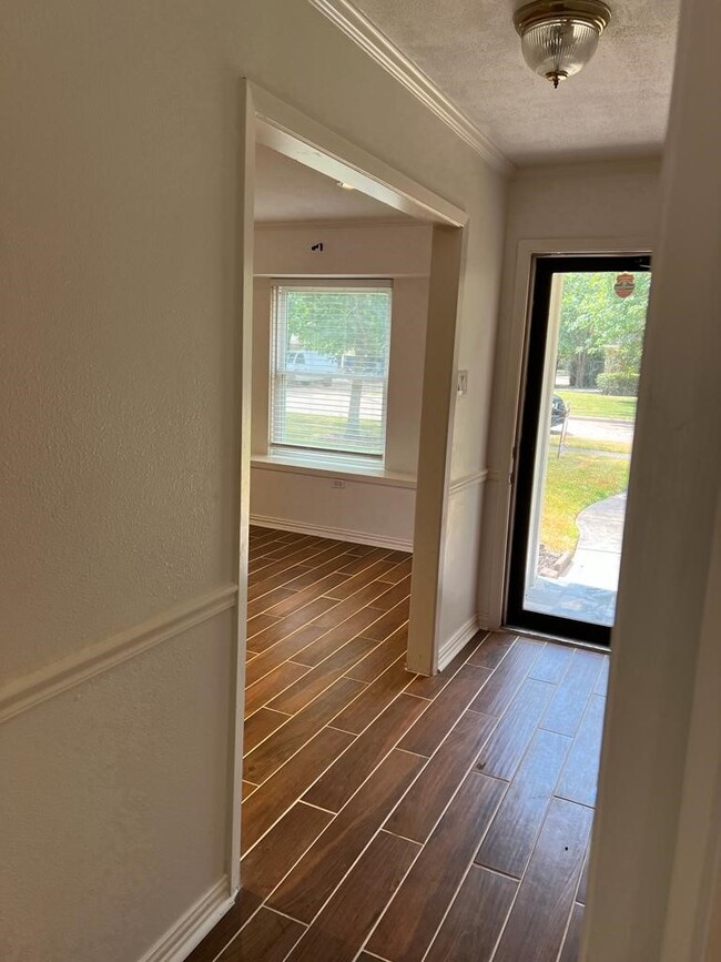 Foto del edificio - 5910 Dawnridge Dr