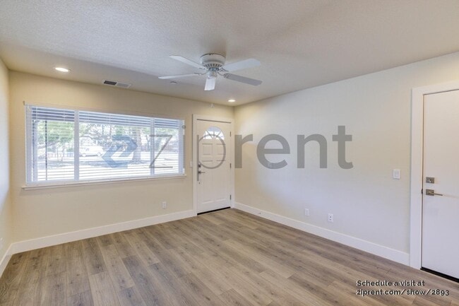 Building Photo - 14 Larkfield Maples Ct
