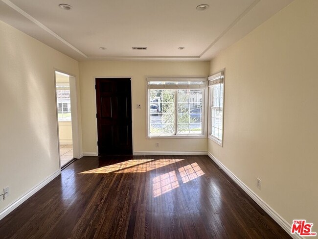 Building Photo - 4229 Sutro Ave