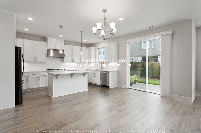 Building Photo - Luxury 4-Bedroom Home Just Minutes from Pr...