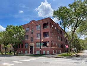 Building Photo - 3757 W Addison St