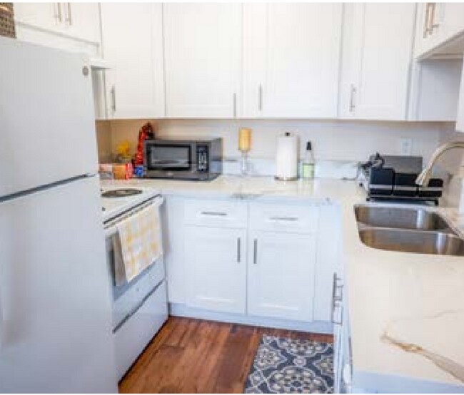 Interior Photo - Parkway Plaza Apartments