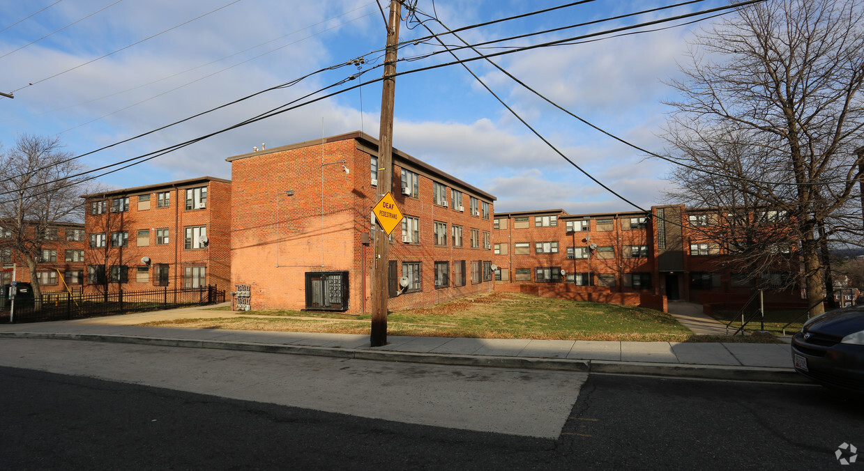 Building Photo - Lincoln Heights